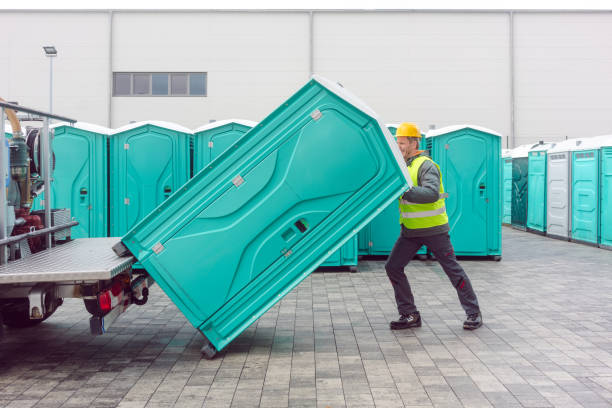 Types of Portable Toilets We Offer in Lamont, CA